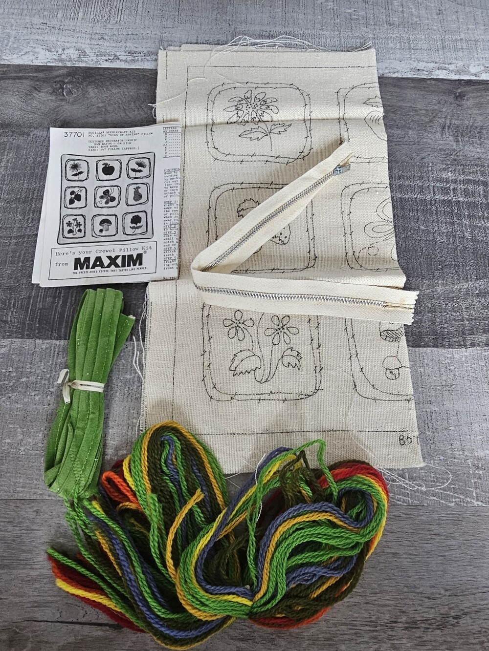 Maxim Spring Crewel Pillow Kit Strawberry Mushroom Boho Retro 70s Vtg 121b